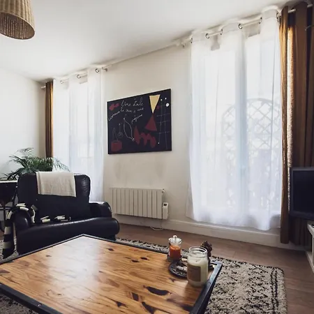 Splendid Cosy With Balcony Apartamento París