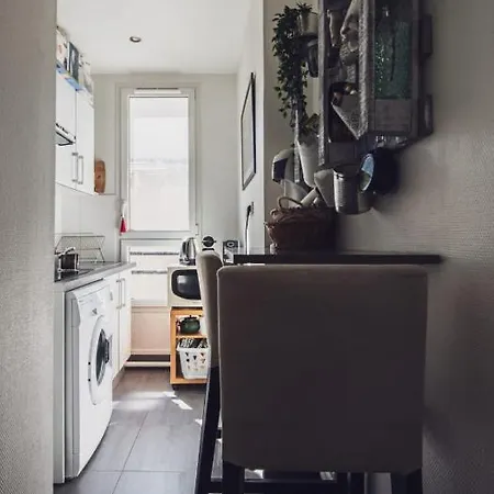 Splendid Cosy With Balcony Apartamento